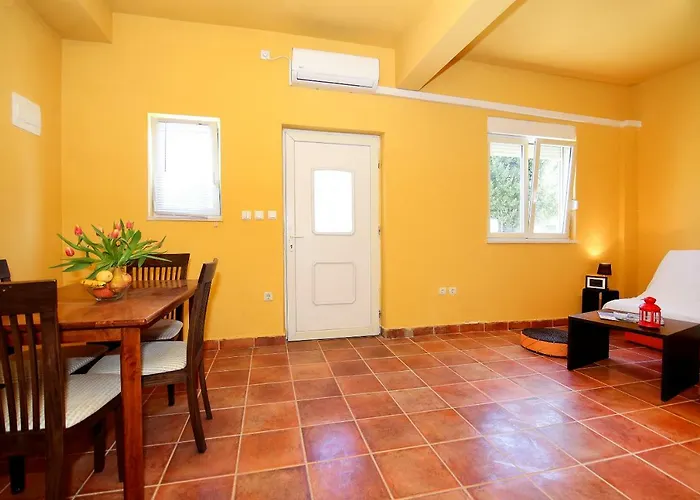 Apartment More Daire Kožino