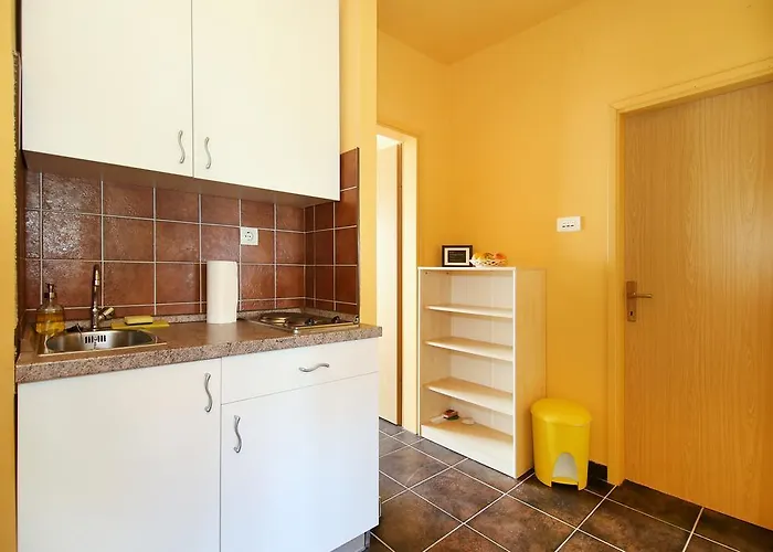 Apartment More 아파트 *